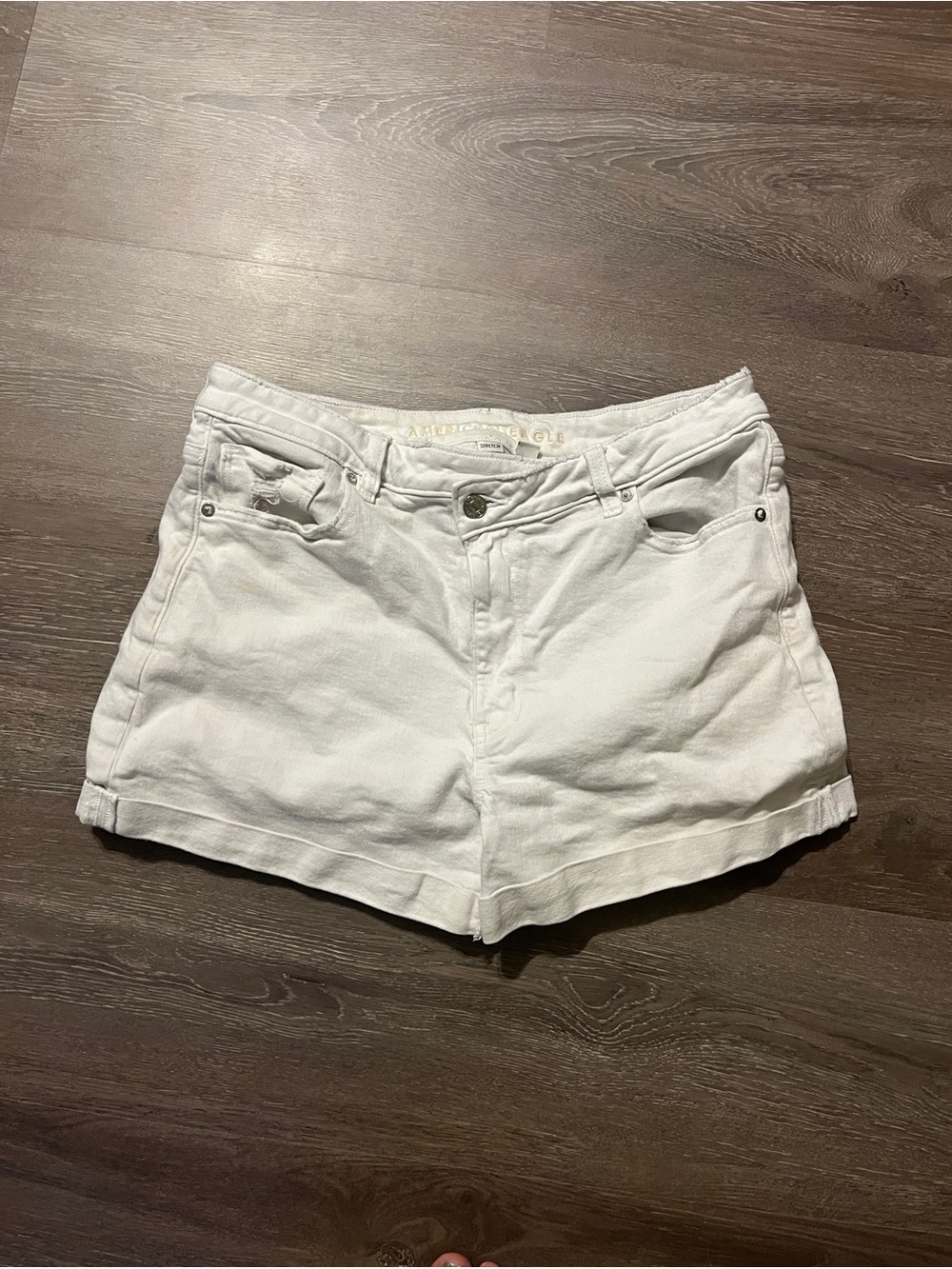 American Eagle Outfitters white denim mom shorts size 14 #americaneagle #denim